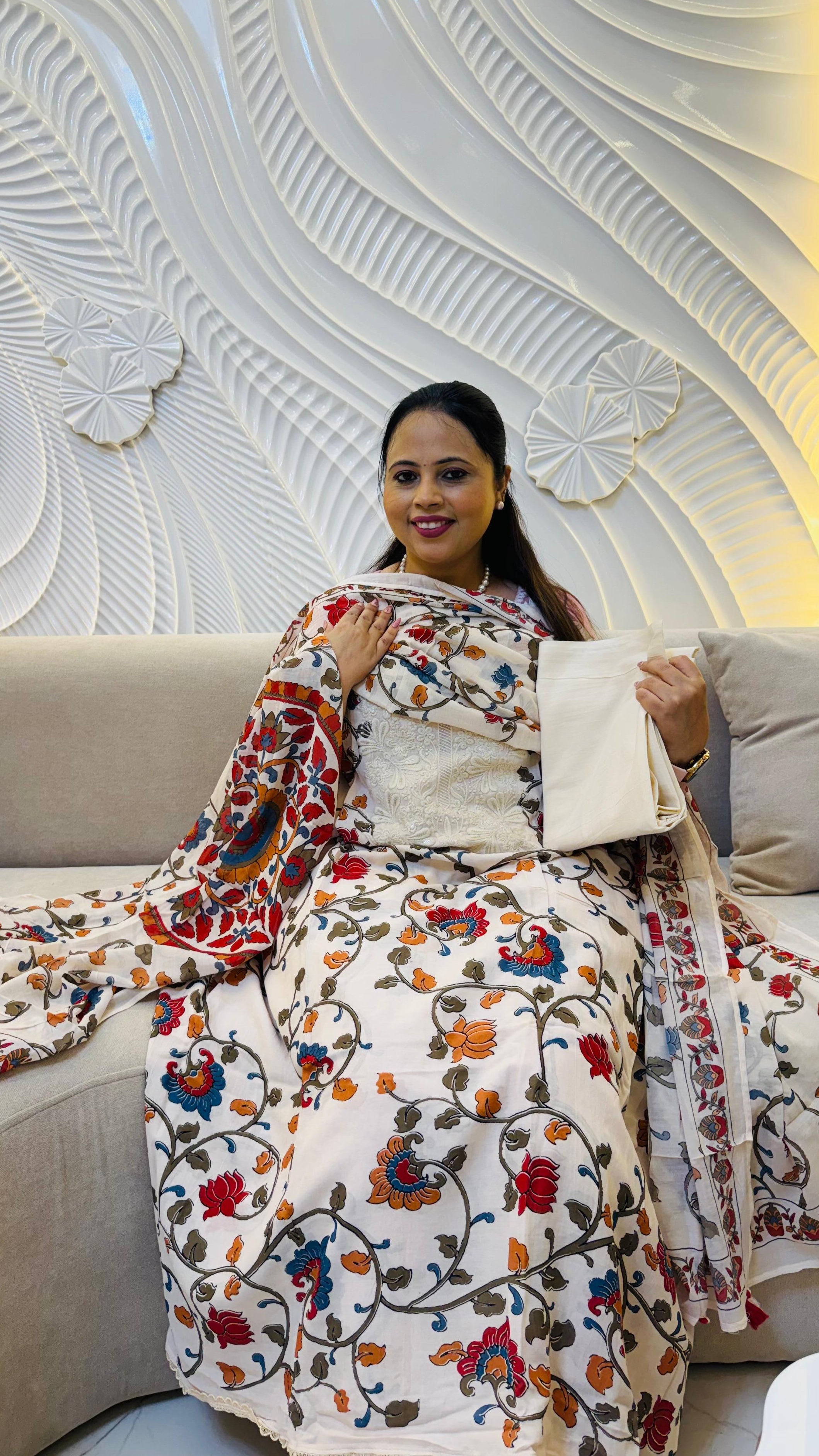 Pure Mul Cotton Kalamkari Suit 

Lightweight, breathable & beautifully finished with delicate thread work on the neckline.