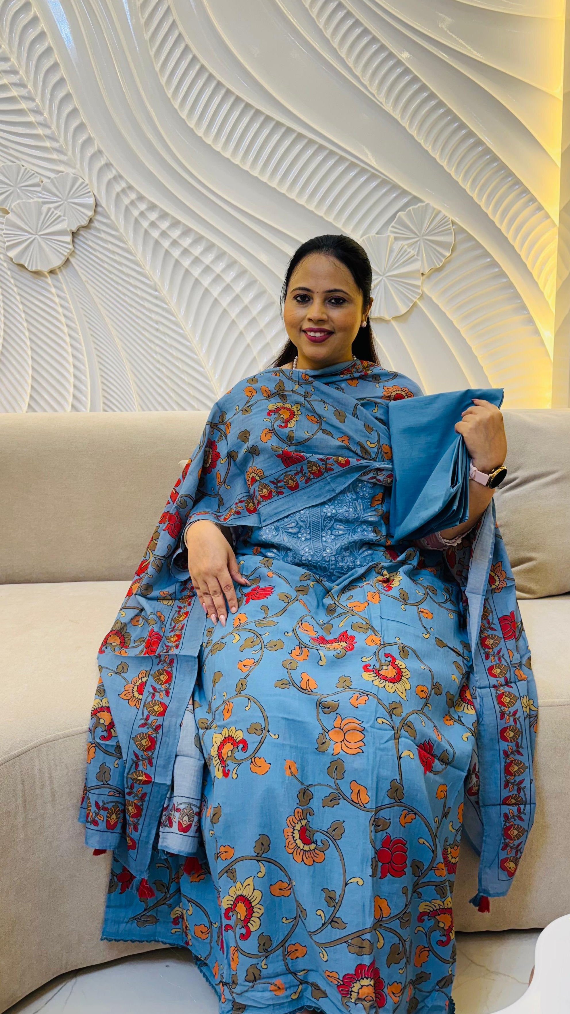 Pure Mul Cotton Kalamkari Suit 

Lightweight, breathable & beautifully finished with delicate thread work on the neckline